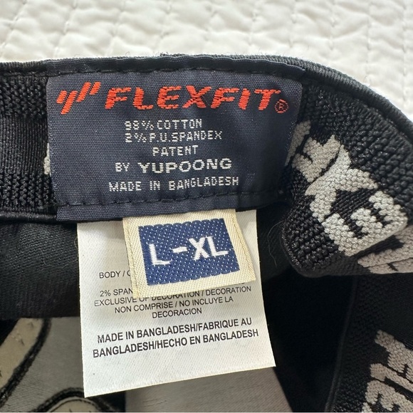 Hurley Fitted FlexFit Embroidered Hat Ball Cap Black with Plaid Detail Sz. L-XL - Picture 9 of 9